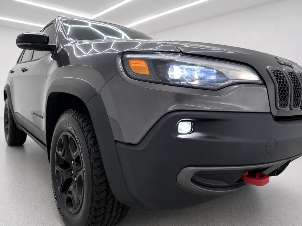 Photo 38 of this JEEP CHEROKEE