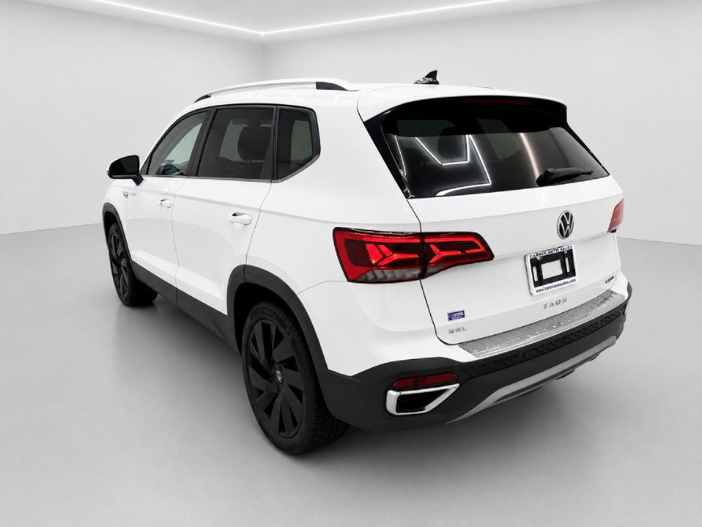 Photo 5 of this VOLKSWAGEN TAOS