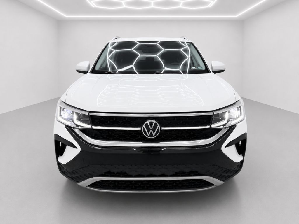 Photo 8 of this VOLKSWAGEN TAOS