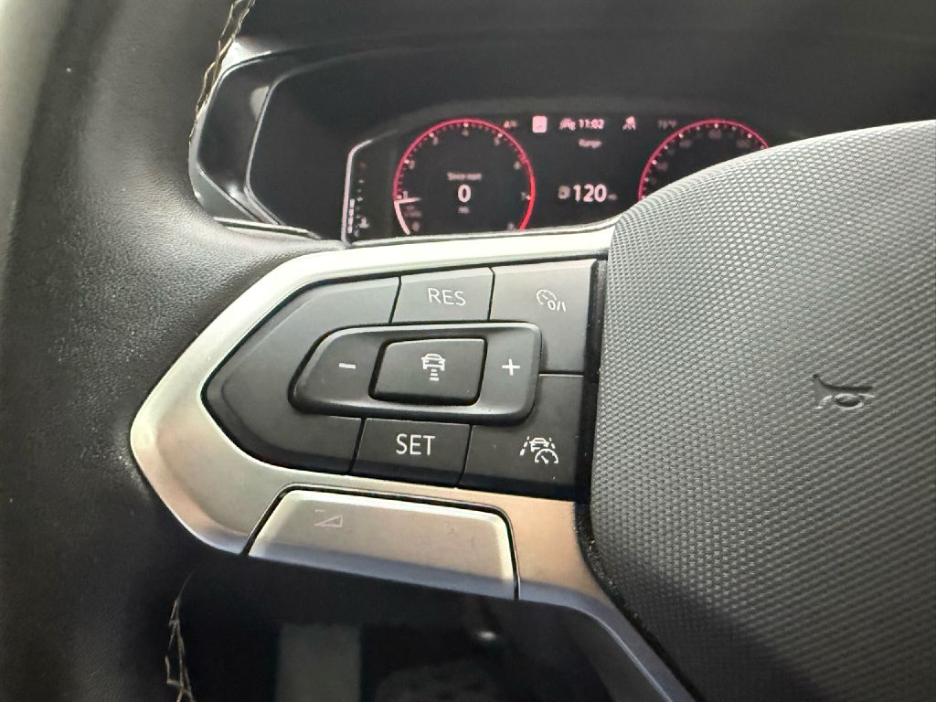 Photo 14 of this VOLKSWAGEN TAOS