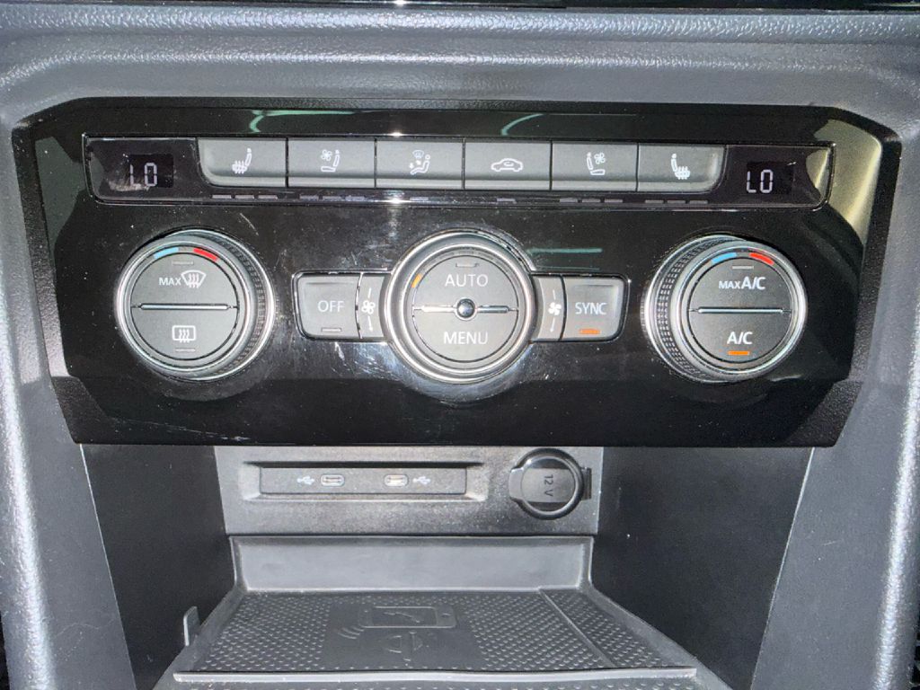 Photo 19 of this VOLKSWAGEN TAOS