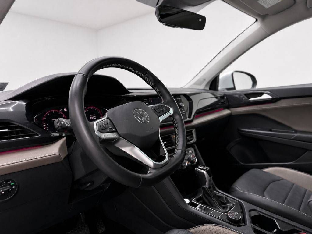 Photo 38 of this VOLKSWAGEN TAOS