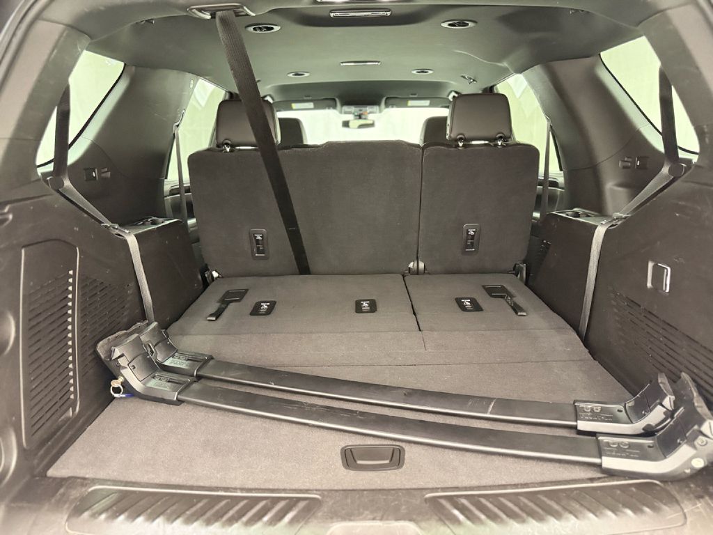 Photo 30 of this CHEVROLET TAHOE