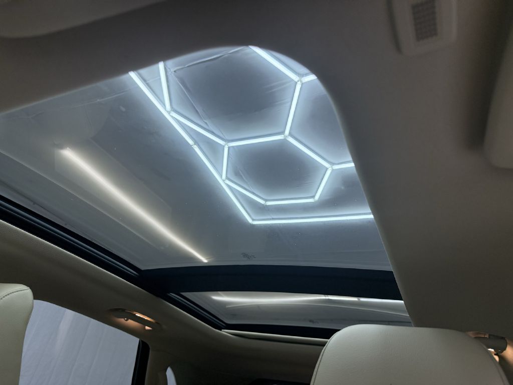 Photo 11 of this FORD EDGE