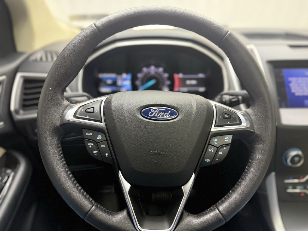 Photo 13 of this FORD EDGE