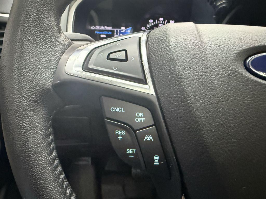 Photo 14 of this FORD EDGE