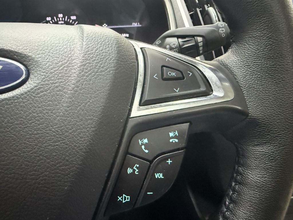 Photo 15 of this FORD EDGE