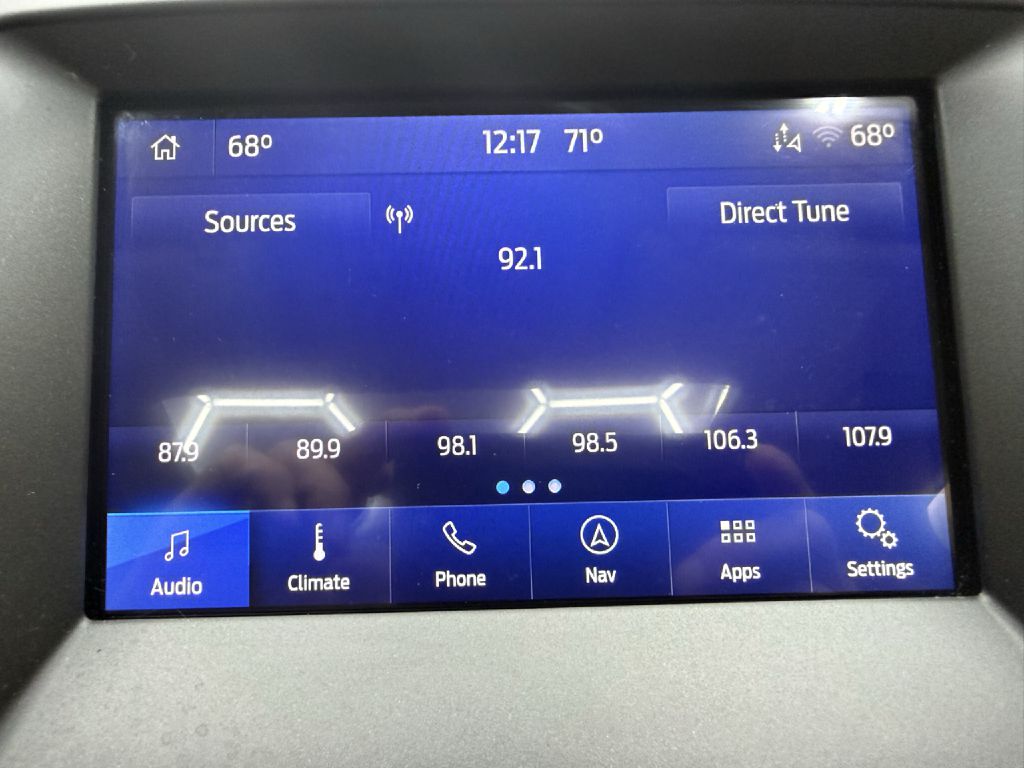 Photo 17 of this FORD EDGE