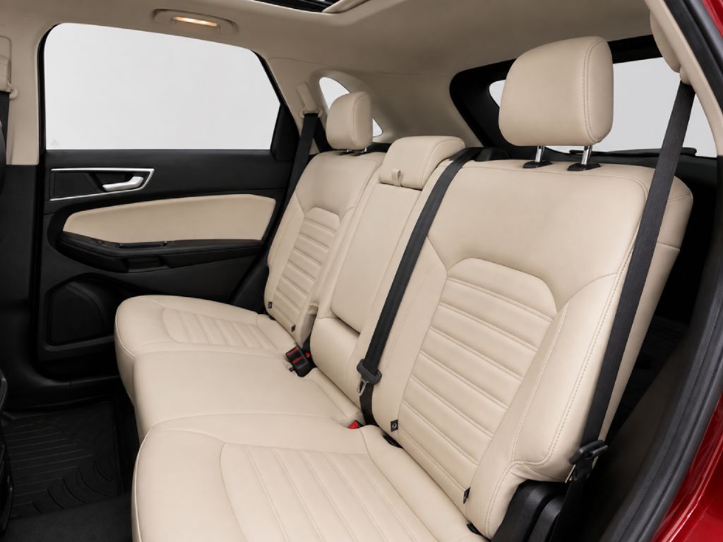 Photo 22 of this FORD EDGE