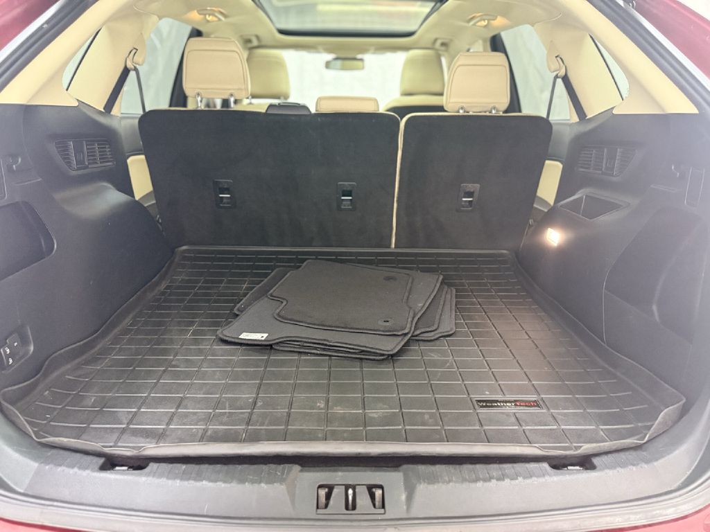 Photo 25 of this FORD EDGE