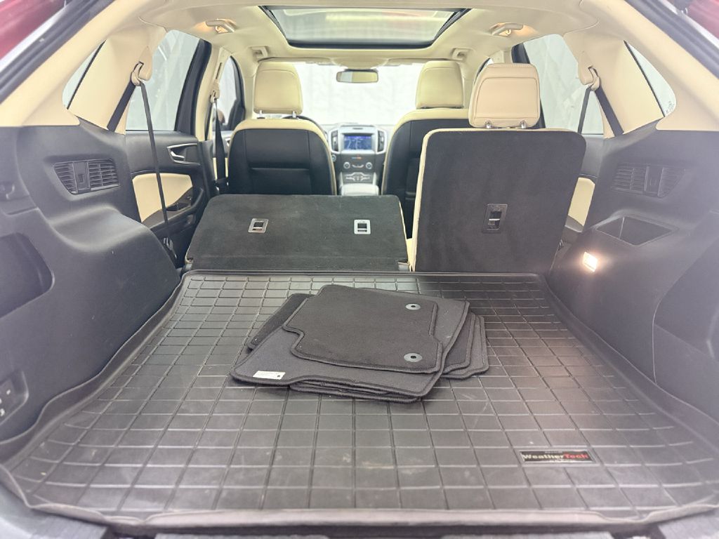 Photo 26 of this FORD EDGE