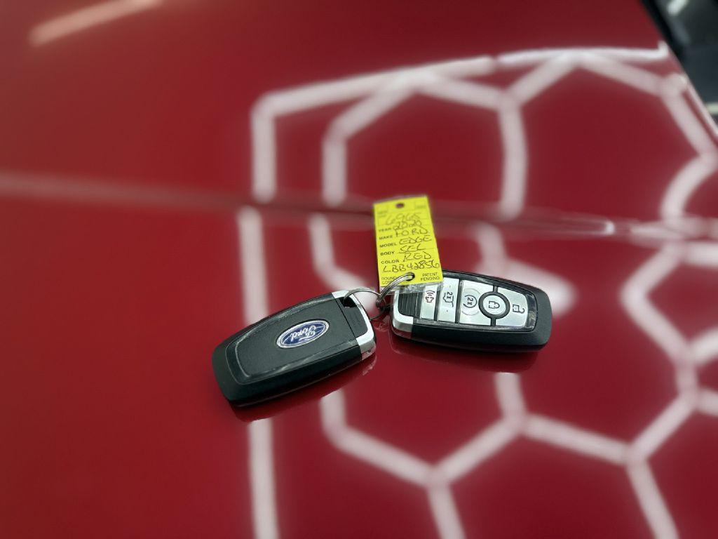 Photo 42 of this FORD EDGE