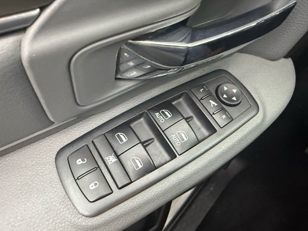 Photo 10 of this RAM 1500