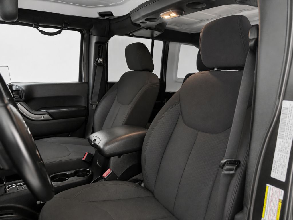 Photo 9 of this JEEP WRANGLER UNLIMI