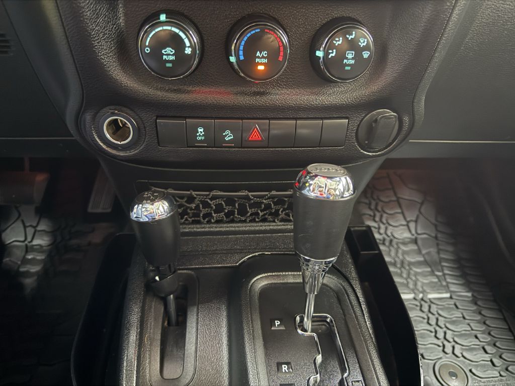Photo 16 of this JEEP WRANGLER UNLIMI