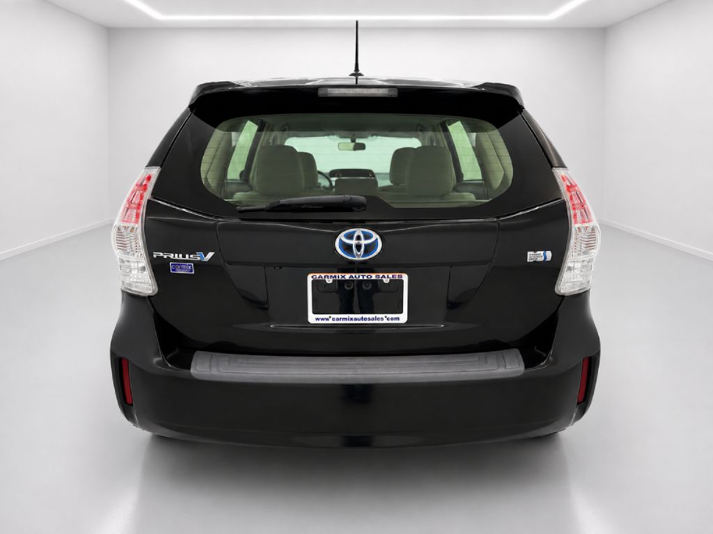 Photo 4 of this TOYOTA PRIUS V