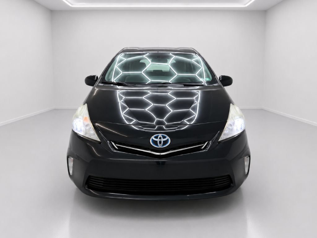 Photo 8 of this TOYOTA PRIUS V