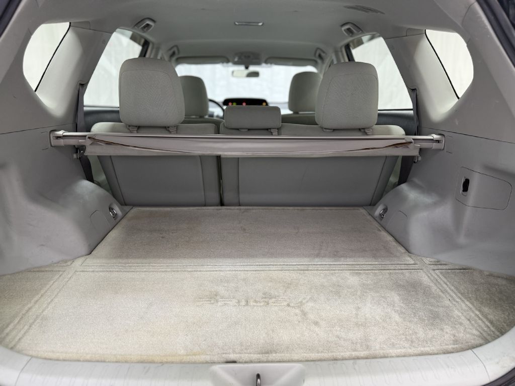 Photo 21 of this TOYOTA PRIUS V