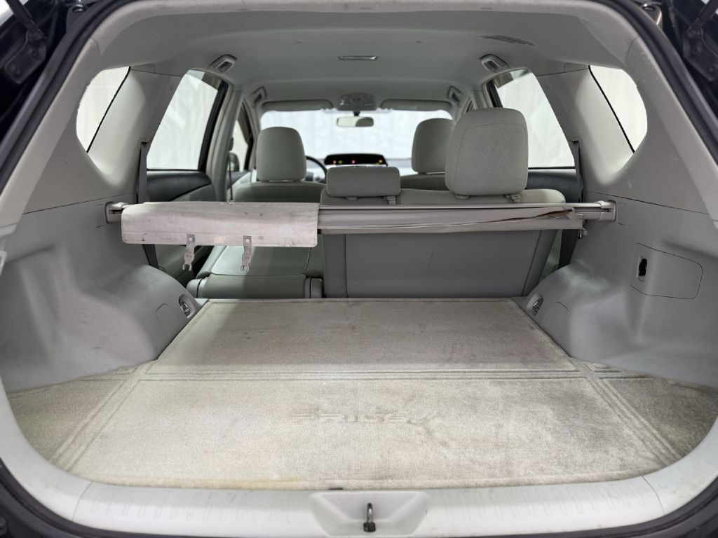 Photo 22 of this TOYOTA PRIUS V