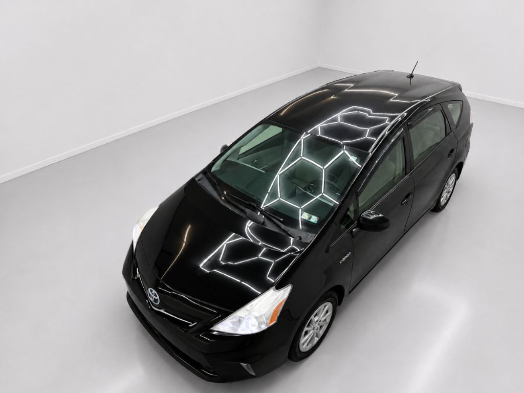 Photo 29 of this TOYOTA PRIUS V