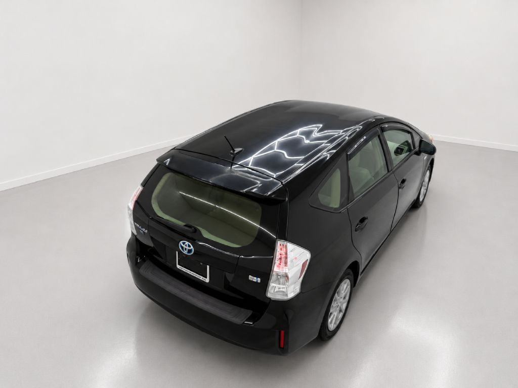 Photo 30 of this TOYOTA PRIUS V