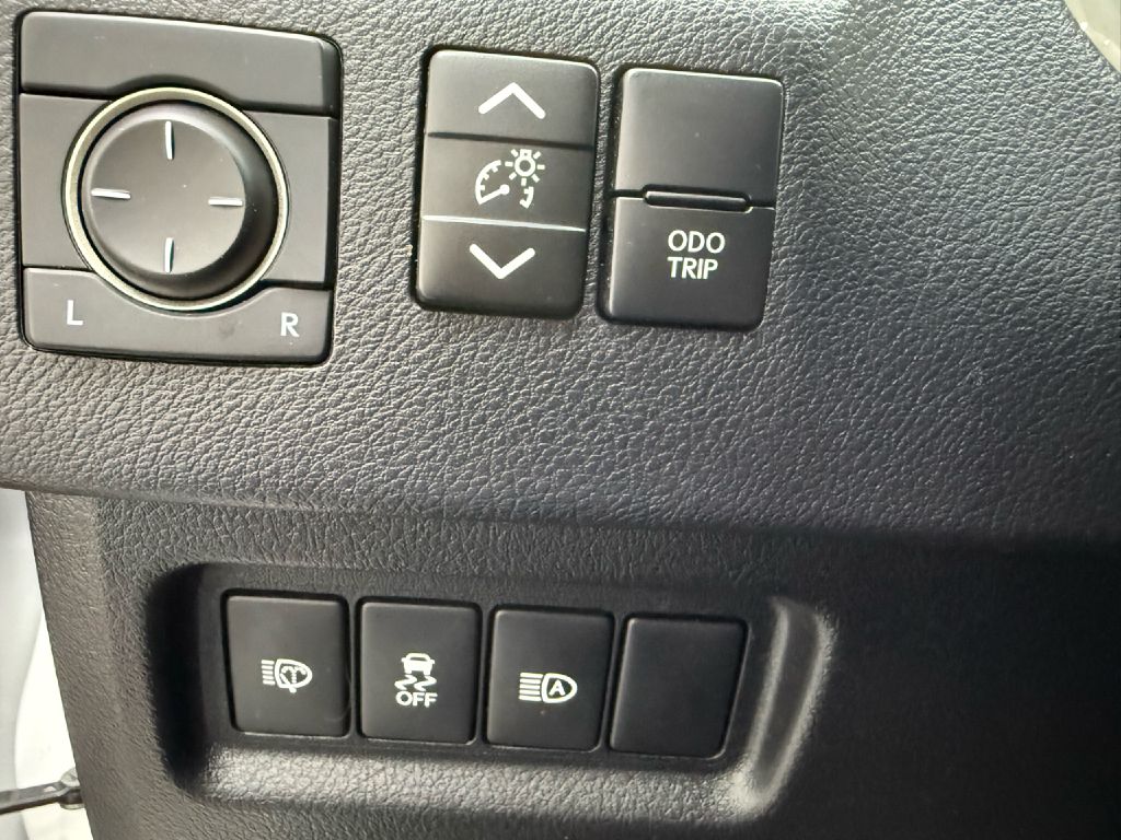 Photo 23 of this LEXUS GX 460