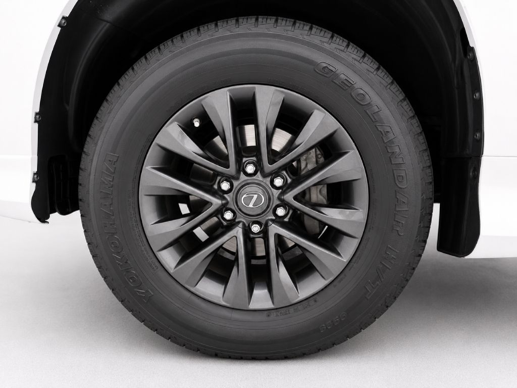 Photo 30 of this LEXUS GX 460