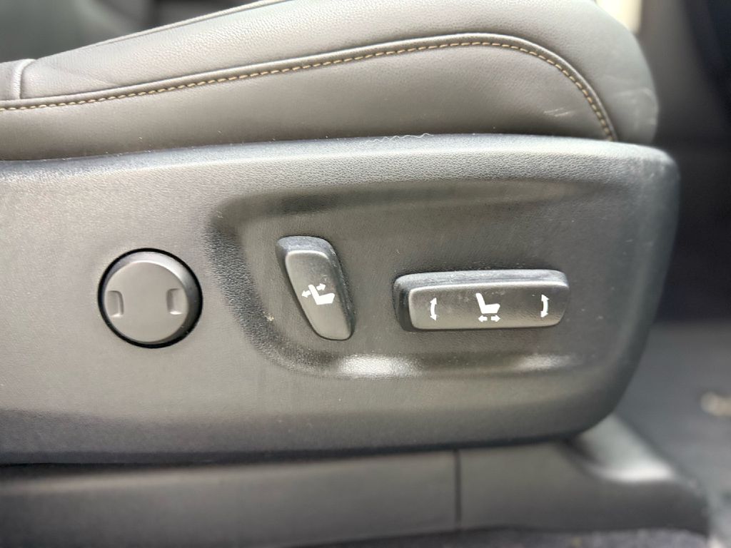 Photo 41 of this LEXUS GX 460