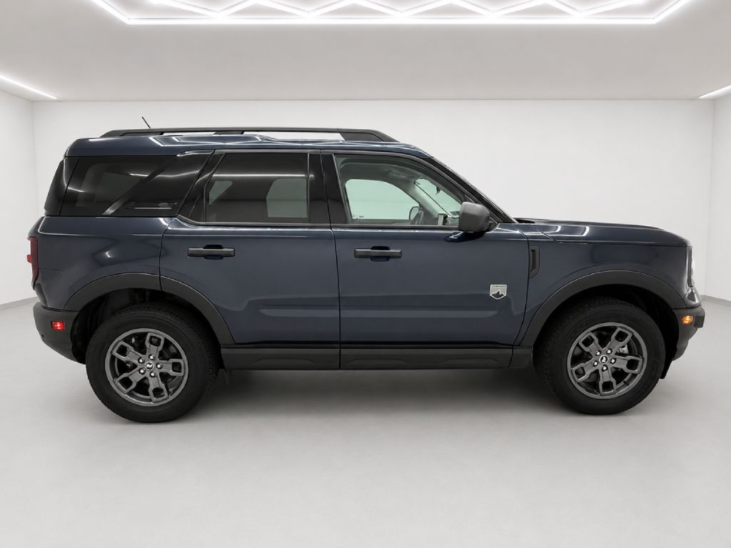 Photo 2 of this FORD BRONCO SPORT