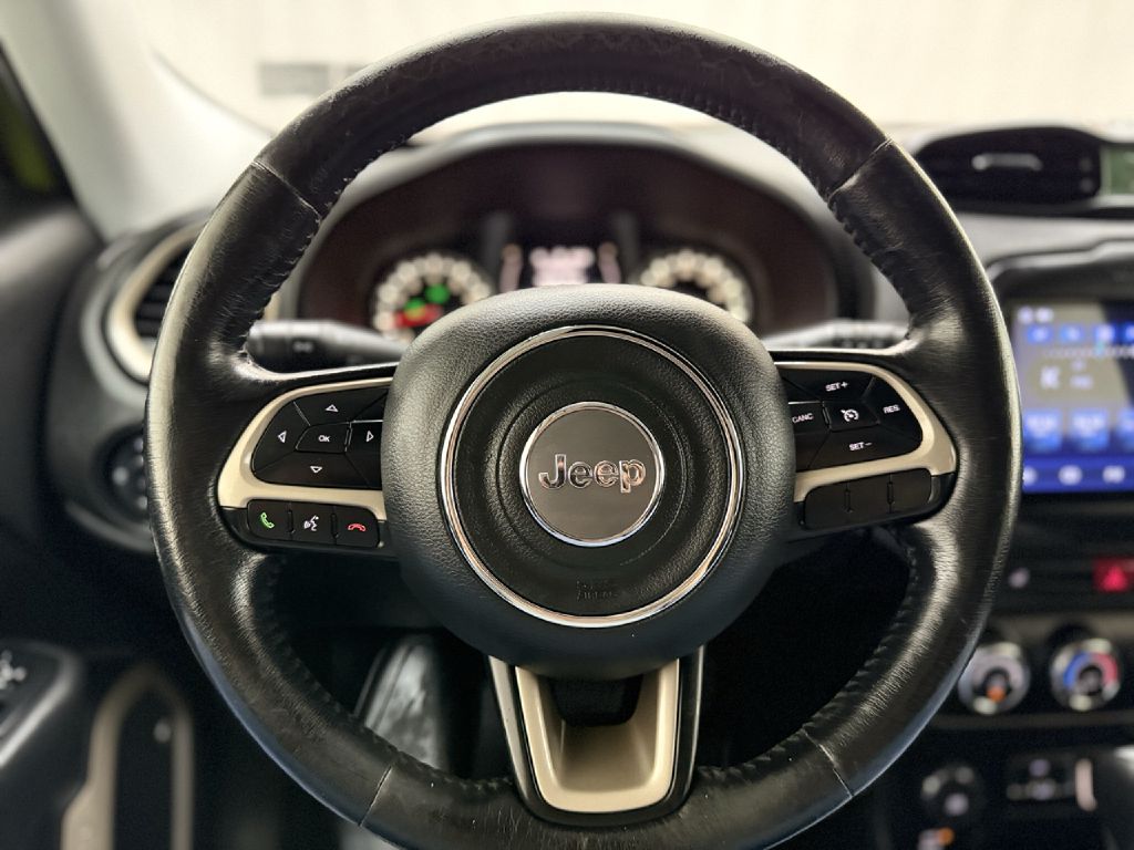 Photo 12 of this JEEP RENEGADE
