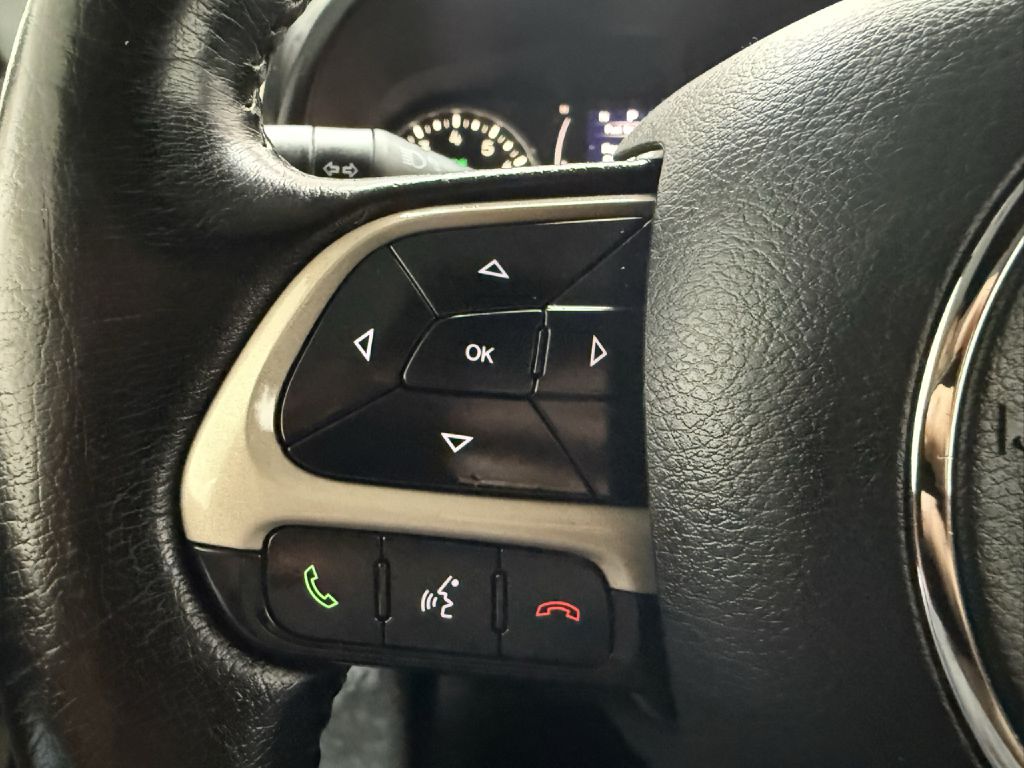 Photo 13 of this JEEP RENEGADE
