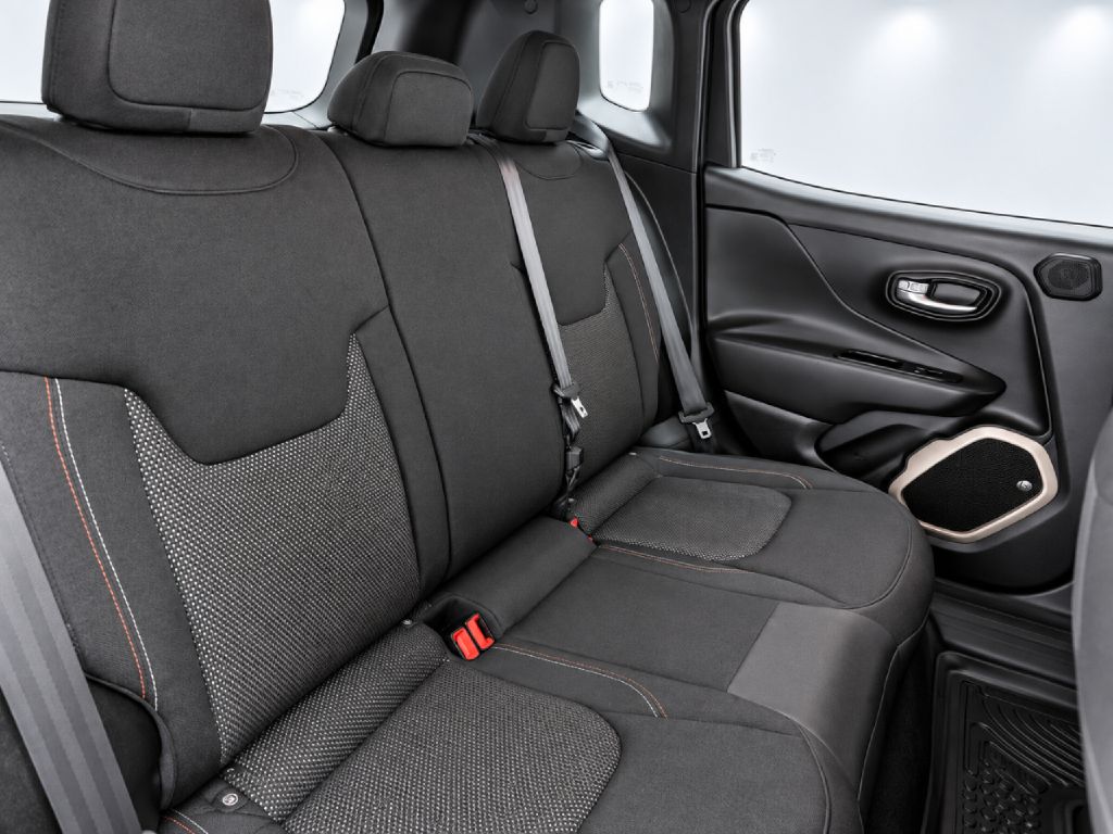 Photo 23 of this JEEP RENEGADE