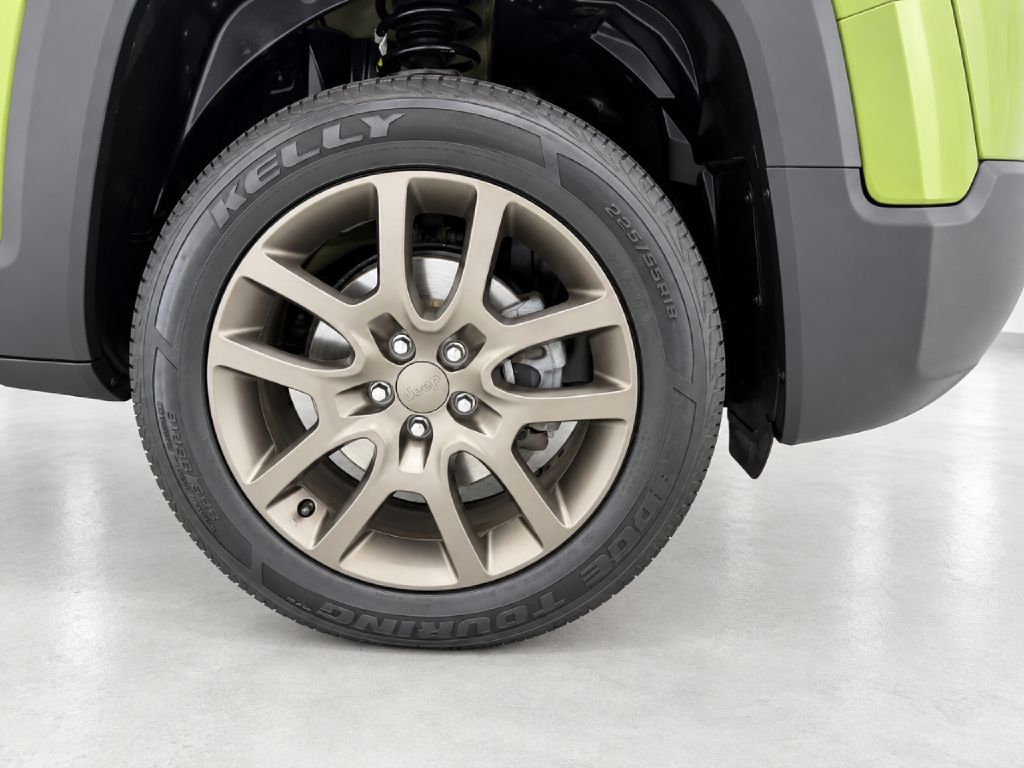 Photo 32 of this JEEP RENEGADE