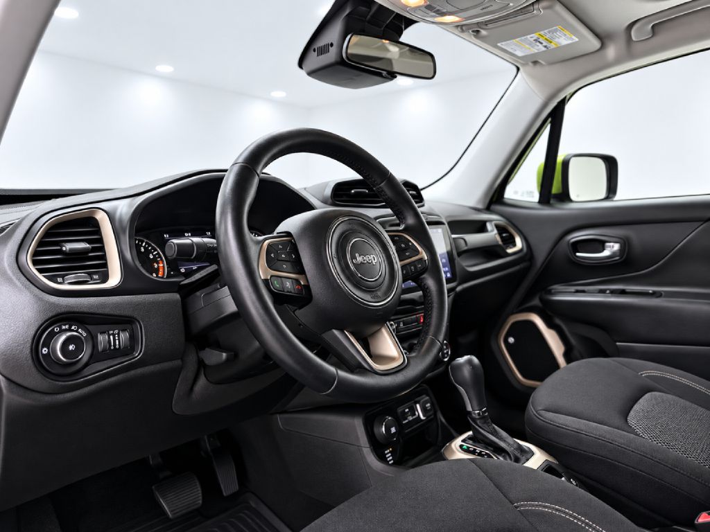 Photo 40 of this JEEP RENEGADE