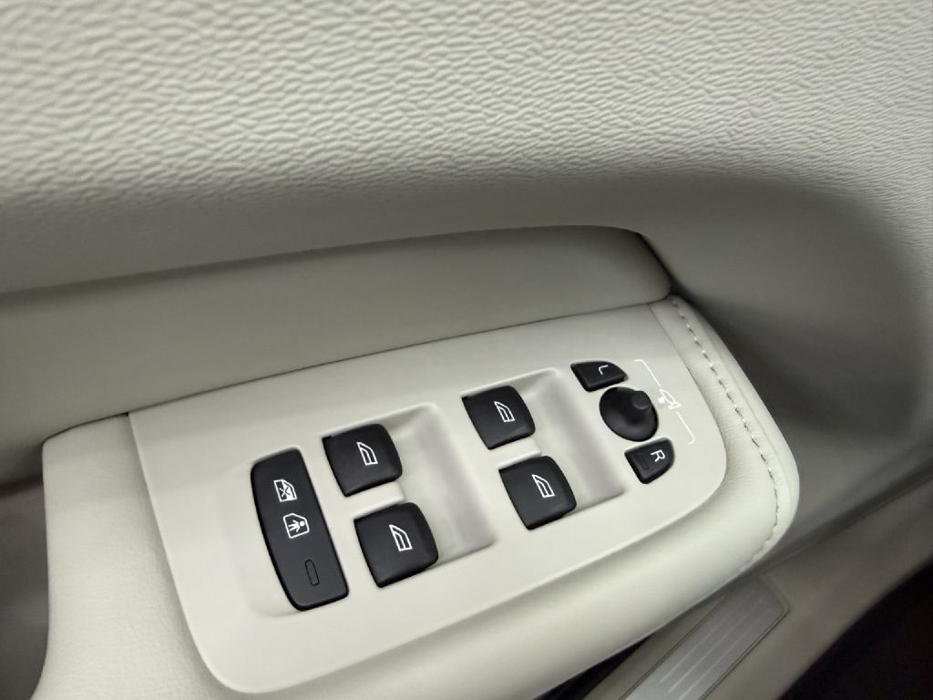 Photo 11 of this VOLVO XC60