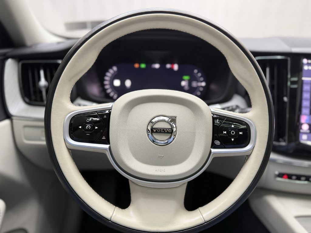 Photo 16 of this VOLVO XC60