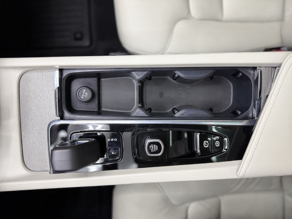 Photo 24 of this VOLVO XC60