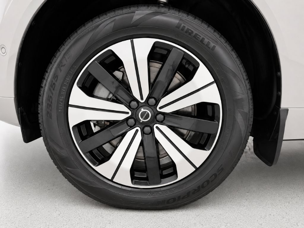 Photo 32 of this VOLVO XC60