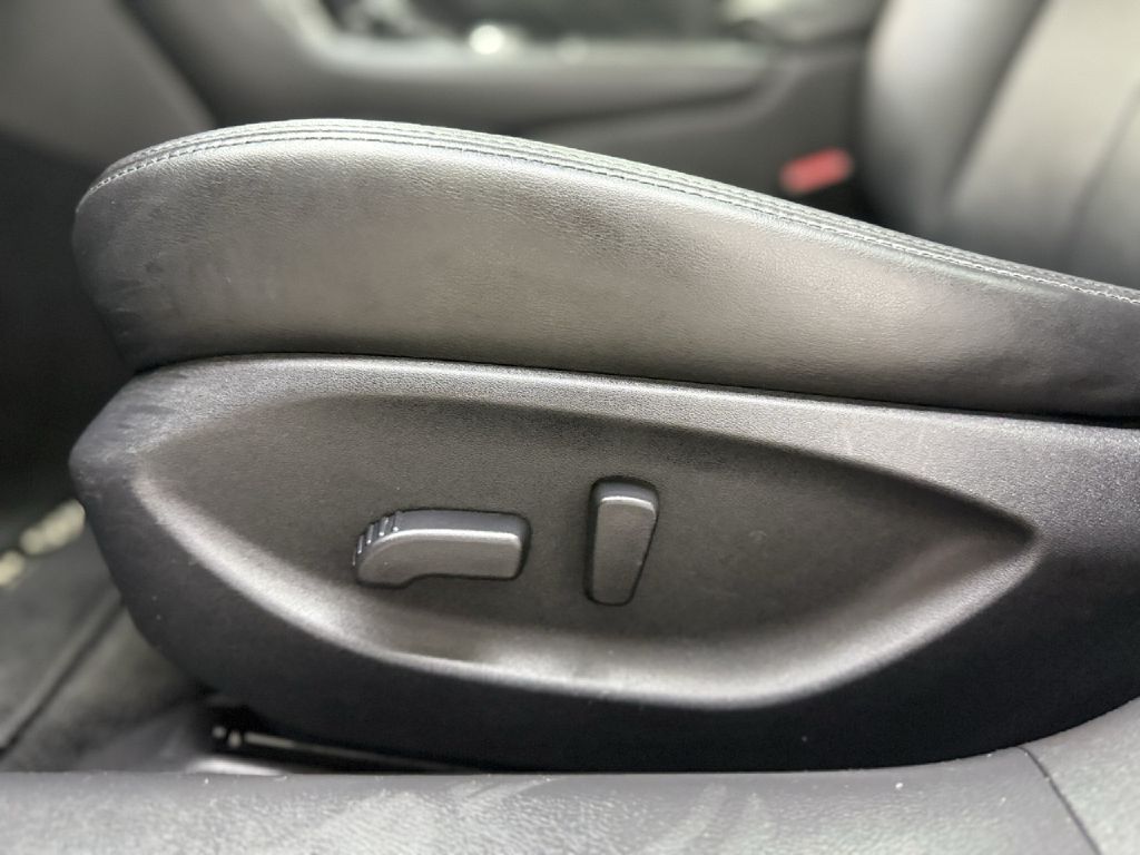 Photo 10 of this INFINITI Q50