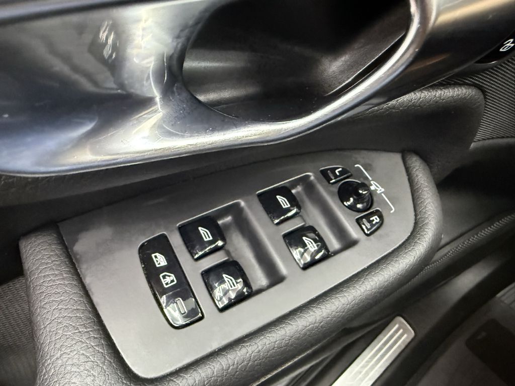 Photo 12 of this VOLVO XC90