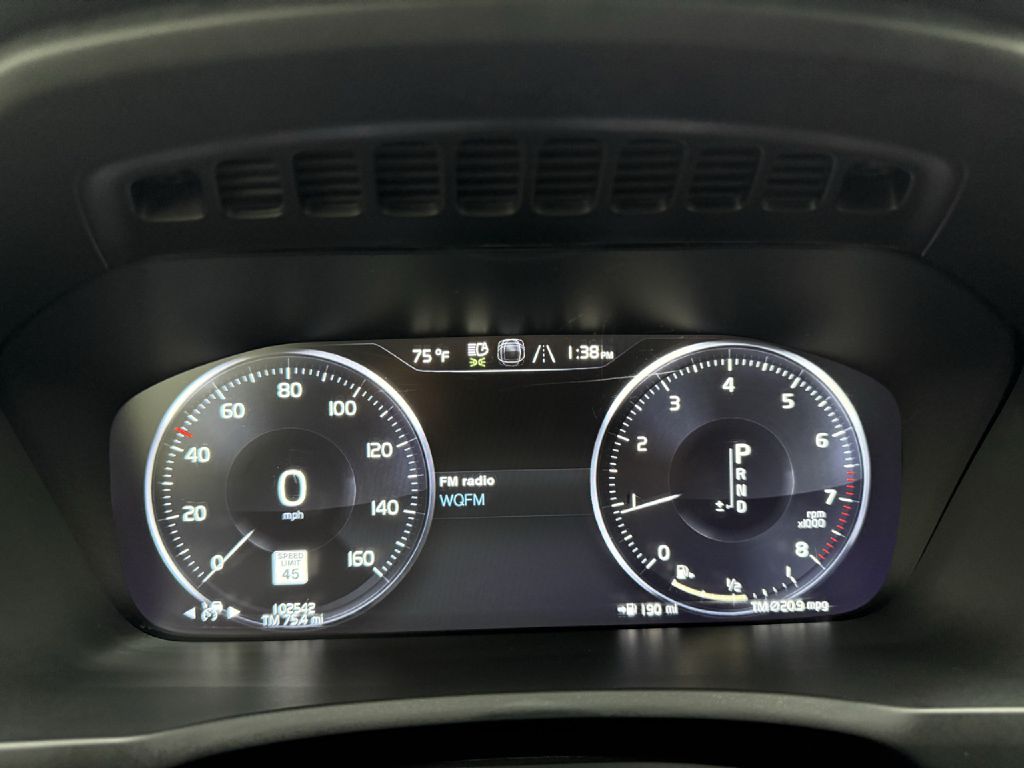 Photo 17 of this VOLVO XC90