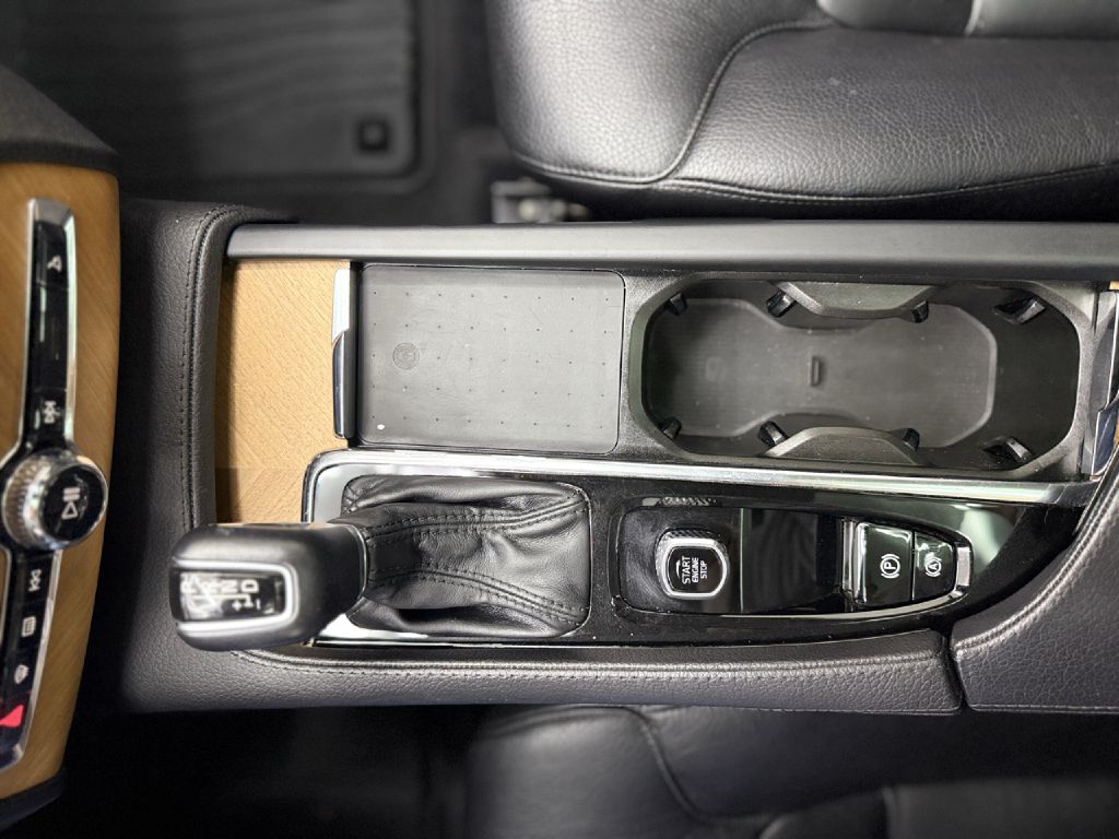 Photo 23 of this VOLVO XC90