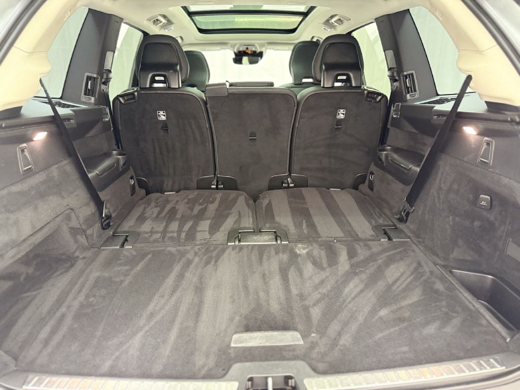 Photo 31 of this VOLVO XC90