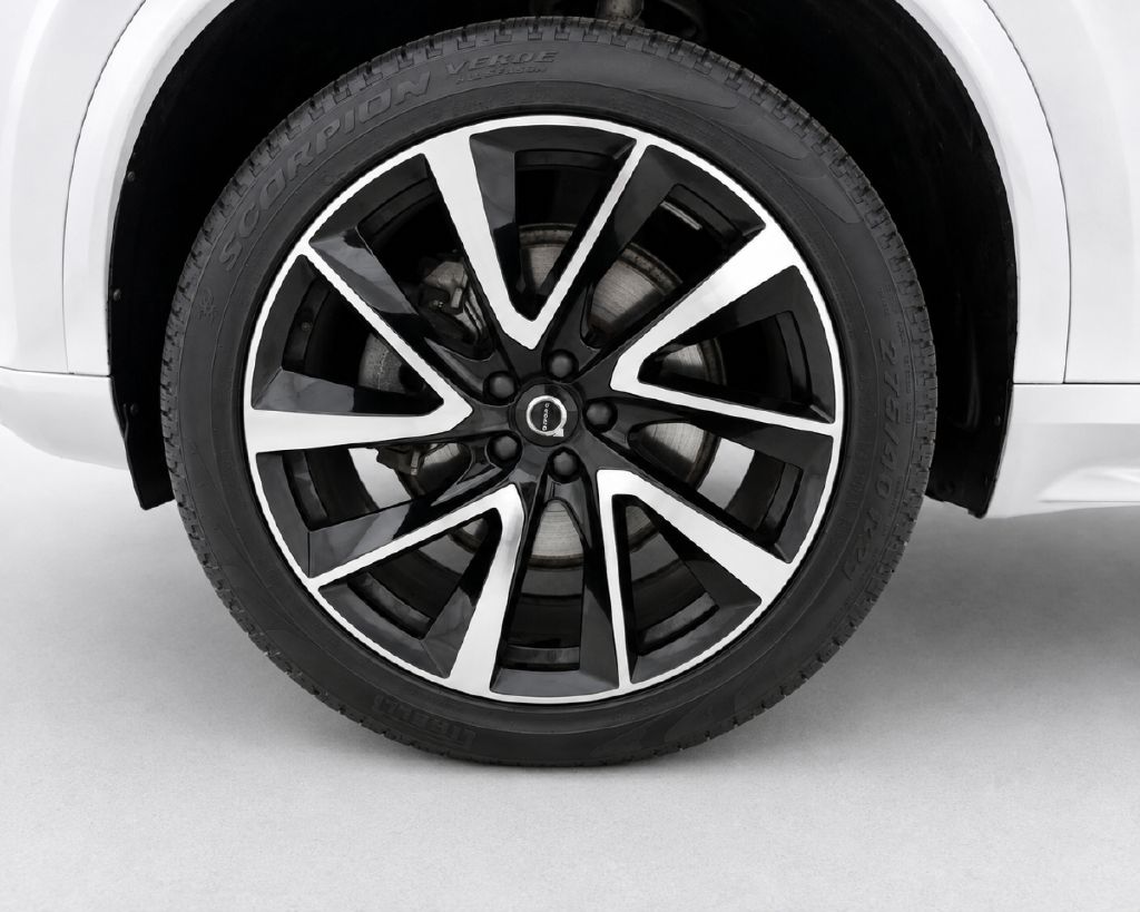 Photo 33 of this VOLVO XC90
