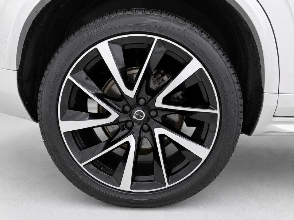 Photo 36 of this VOLVO XC90