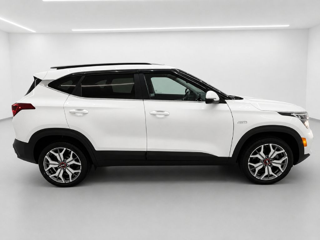 Photo 2 of this KIA SELTOS