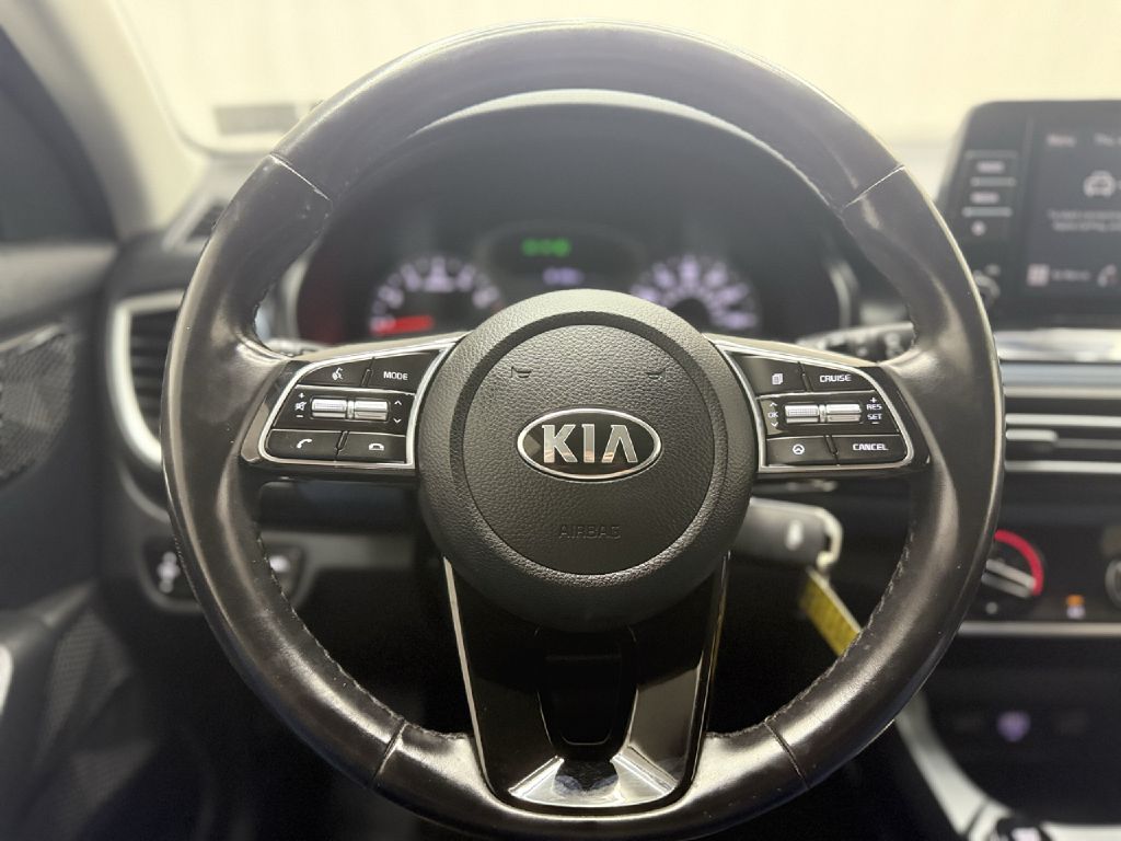Photo 11 of this KIA SELTOS