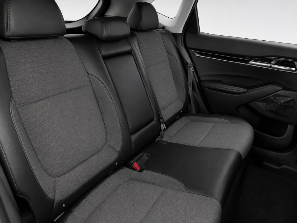 Photo 22 of this KIA SELTOS