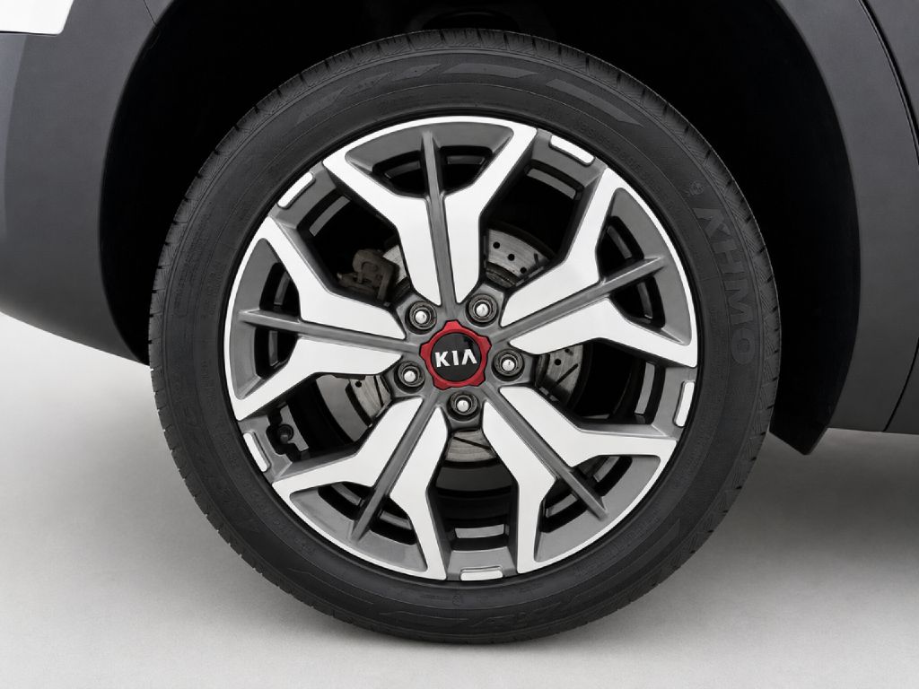 Photo 30 of this KIA SELTOS