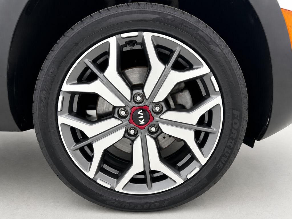 Photo 31 of this KIA SELTOS